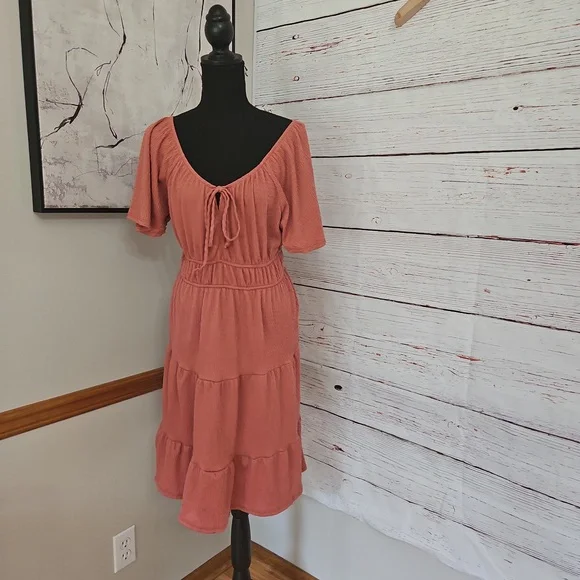 Gilli Dress - Picture 1 of 17